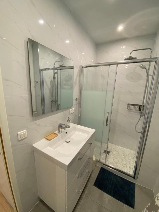 Alex'S House Apartment Париж Екстериор снимка